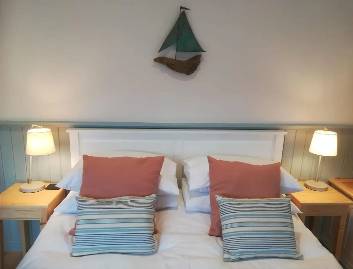 5 Central Hotels Close to The Solent Way Walk in Lymington