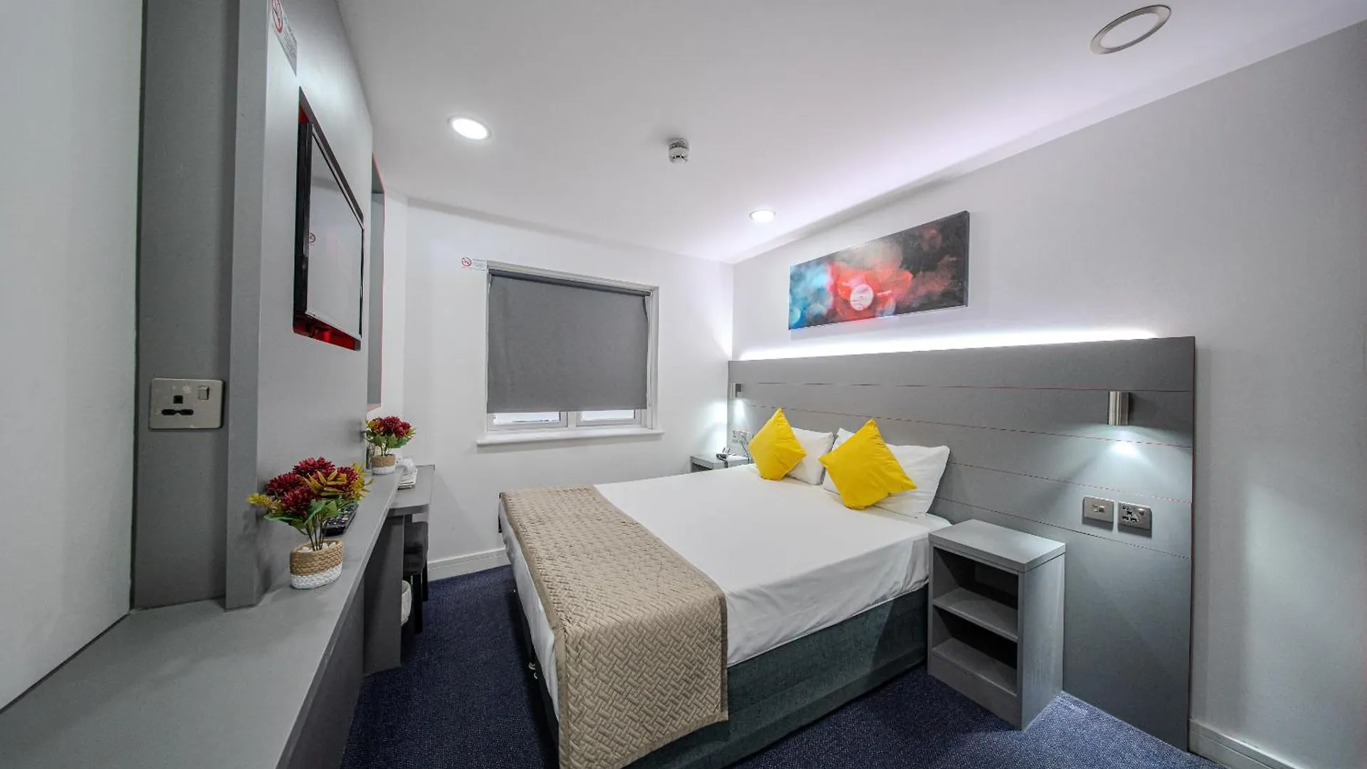 6 Top-Rated Hotels Close to Rainham Hall, Greater London