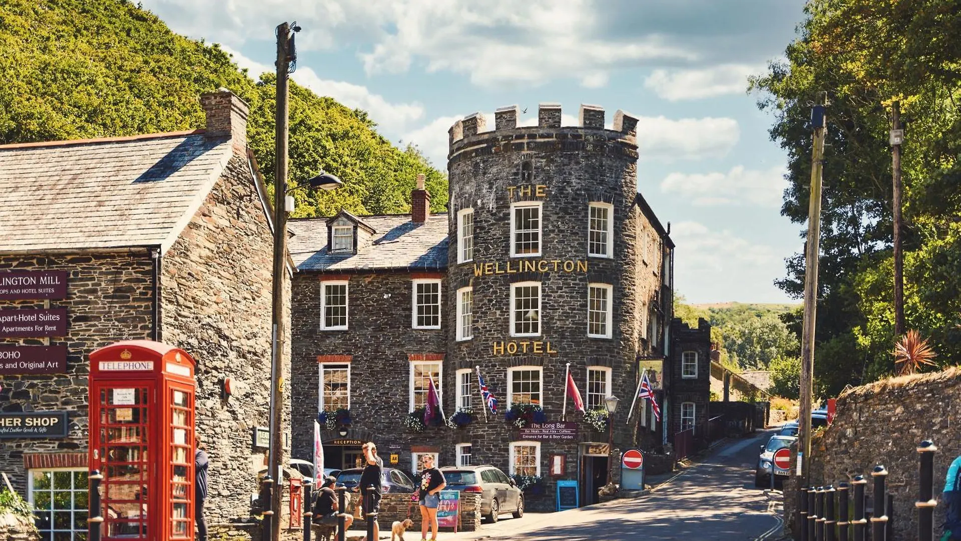 5 Couple Hotels Near Tintagel Old Post Office Worth Booking