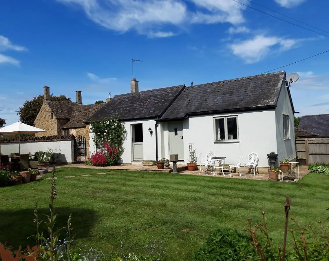 5 Top-Rated Apartments & B&Bs In The Cotswolds