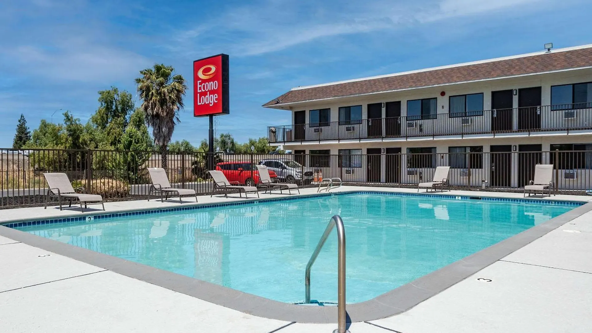 6 Econo Lodge Hotels in California for Budget-Smart Travel