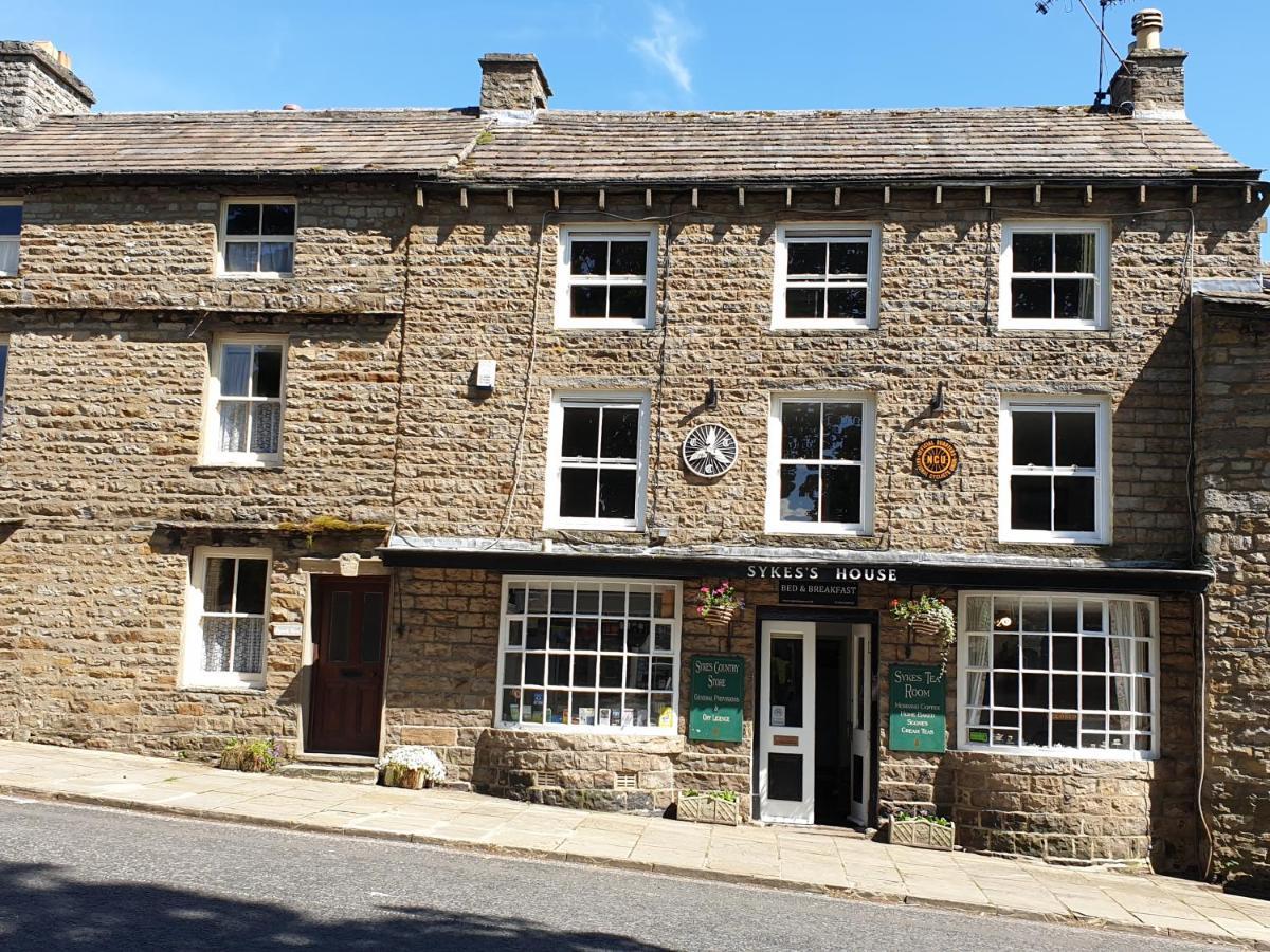 5 Four-Star Hotels Near Bolton Castle Worth Booking